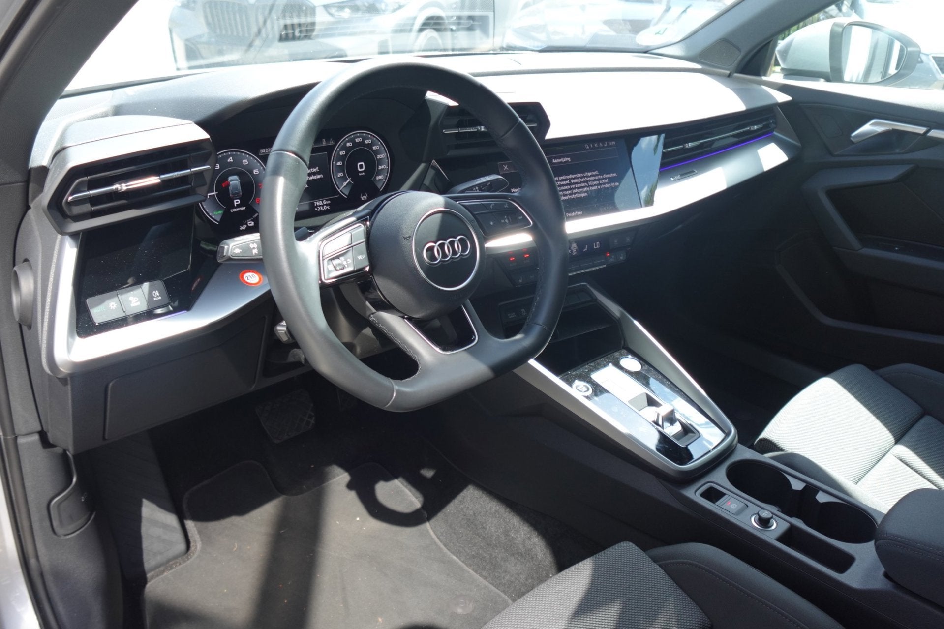 Audi A3 Sportback 40 TFSI e ACC CAMERA PANO VOL', Zwart, 4 cilinders, 150 pk, Adaptive Cruise Control