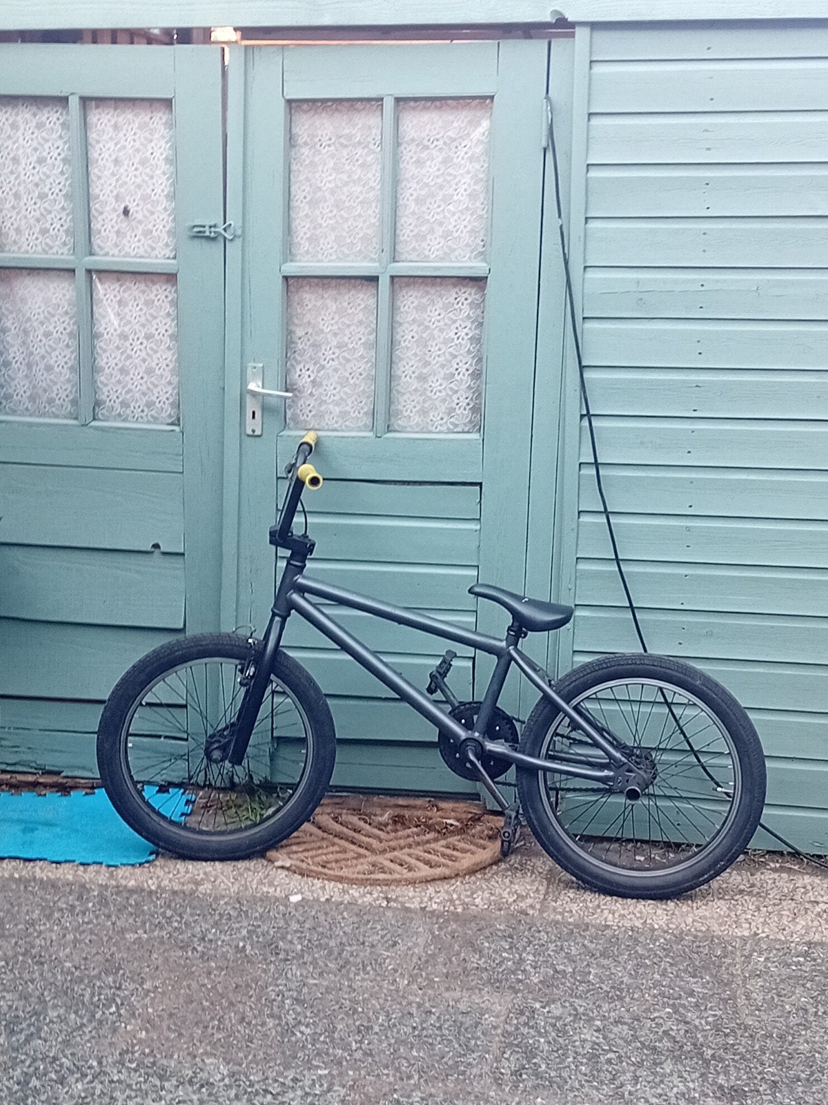 BMX fiets - Grijs met gele handvatten, Ophalen, Staal, Velgrem, Voetsteunen