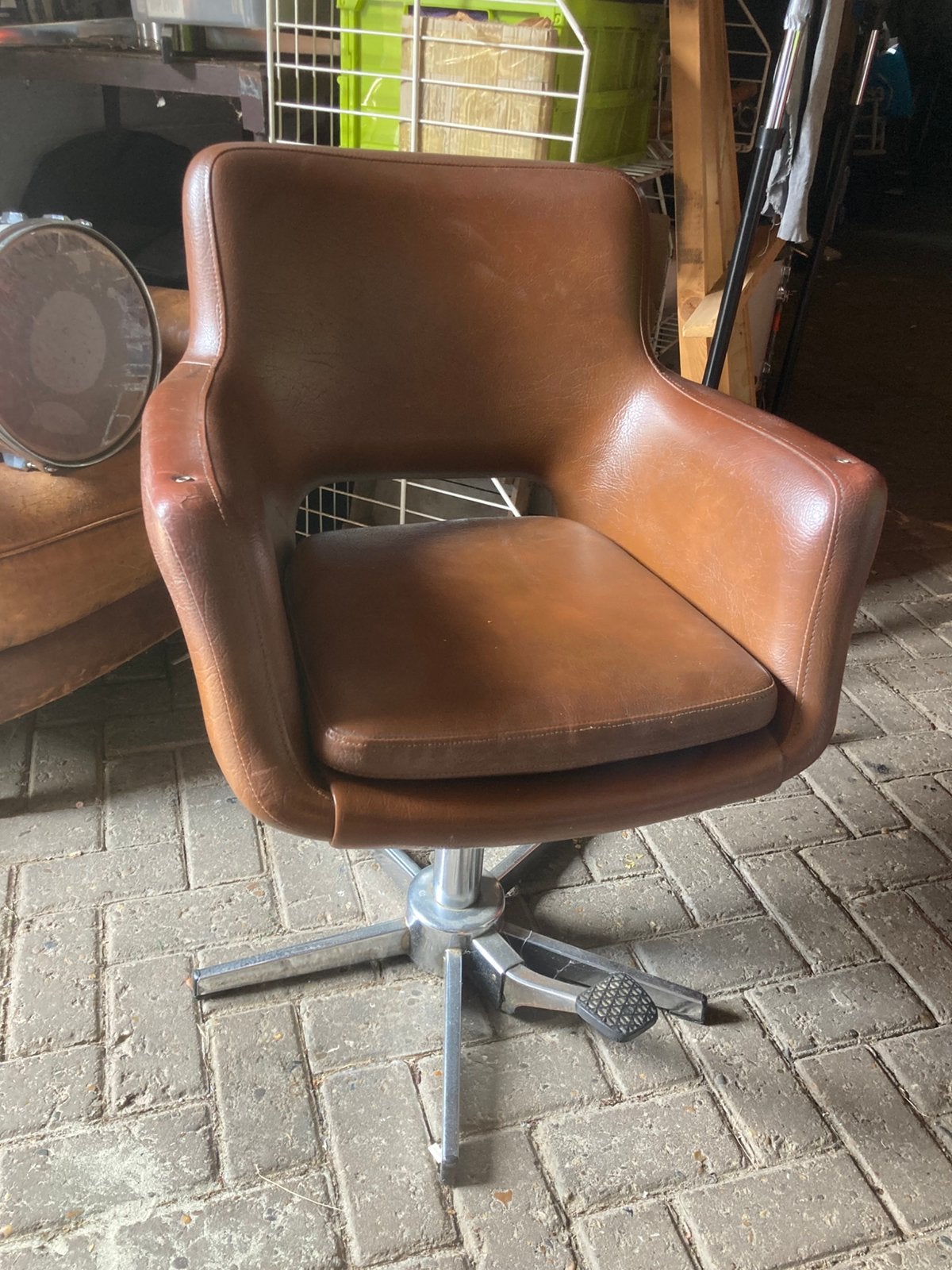 Vintage stoelen / kappersstoelen, Ophalen of Verzenden, Zo goed als nieuw, Bruin