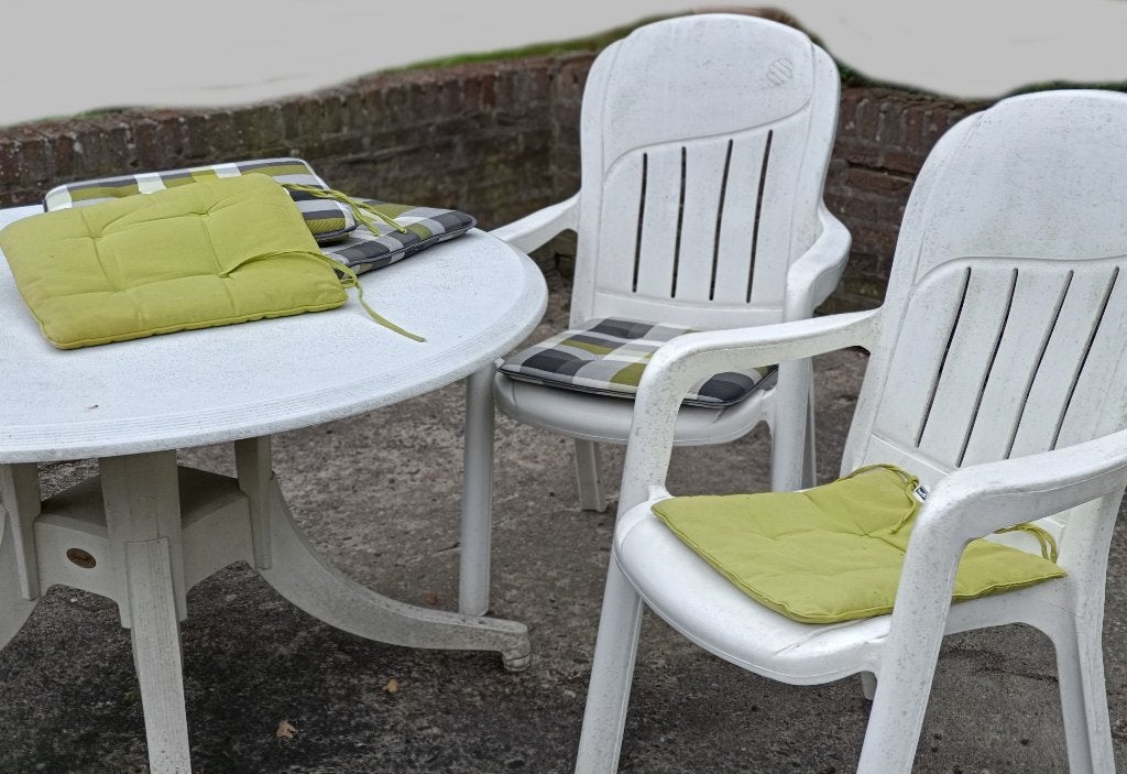 Tuin stoelen en tafel, Ophalen, 4 zitplaatsen, Kunststof, Gebruikt