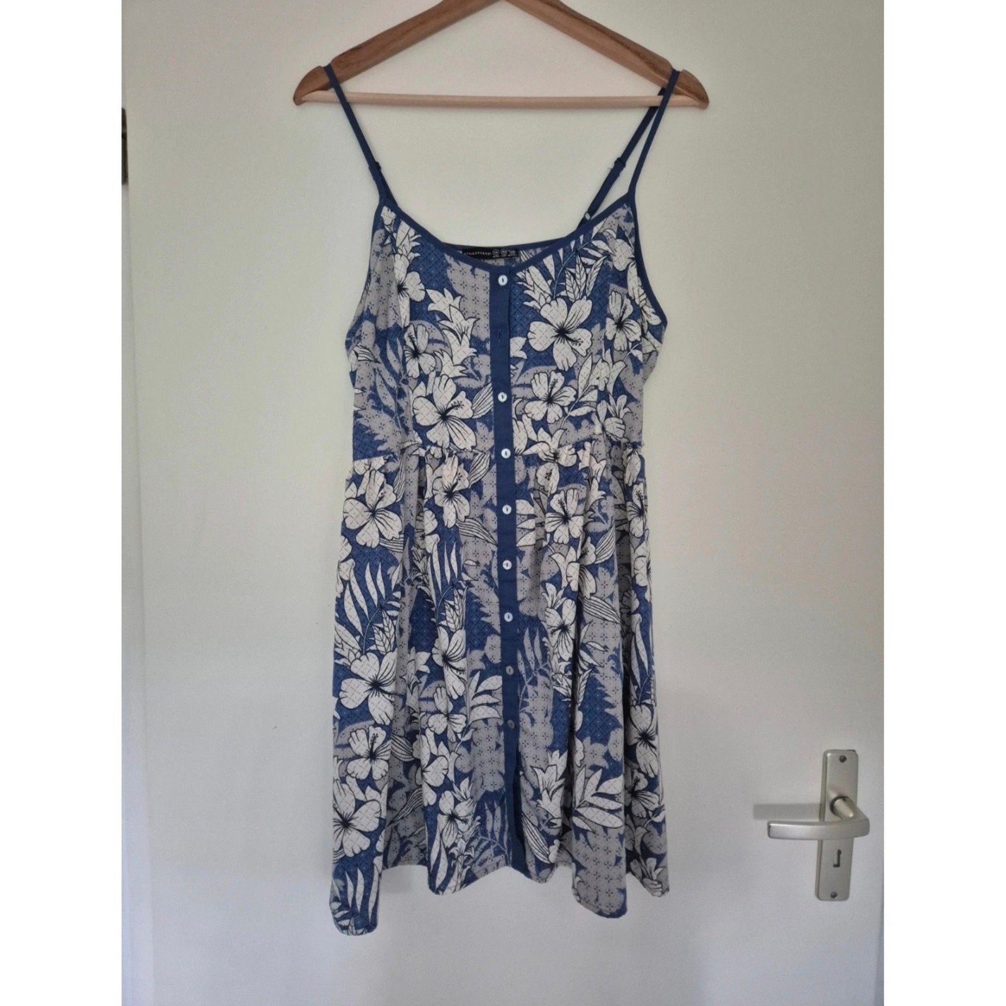 Blauw/ wit jurkje met bloemenprint van Atmosphere maat 40, Kleding | Dames, Verzenden, Zo goed als nieuw, Maat 38/40 (M), Blauw