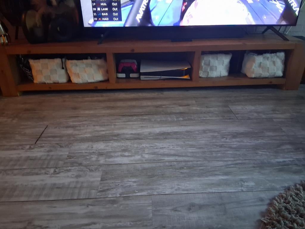 Stevig houten tv-meubel met opbergruimte, Gebruikt, 150 tot 200 cm, Ophalen of Verzenden, Minder dan 100 cm