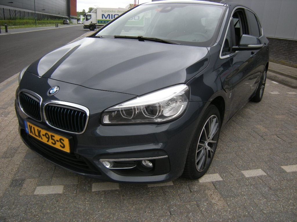 BMW 2-Serie Active Tourer 1.5 225XE Xdrive AUT 2017 Grijs, Auto's, Automaat, 136 pk, Leder, Overige kleuren