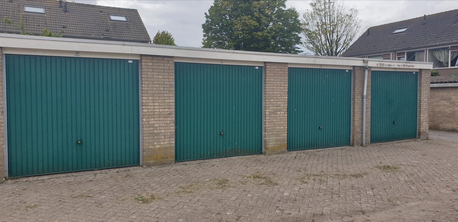 Te huur nette garagebox Halsteren