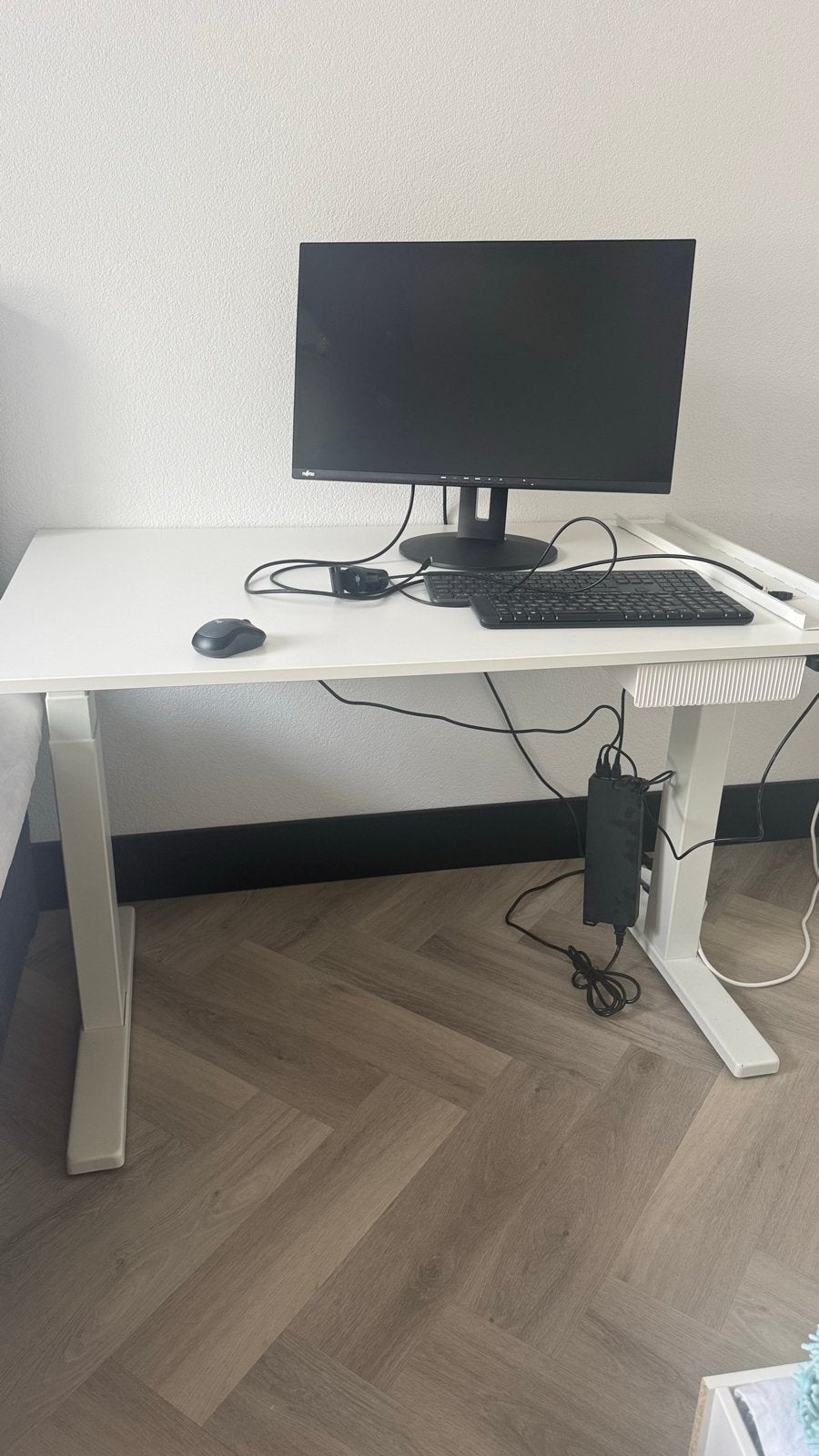 Ahrend elektrisch zit-sta bureau - perfect voor thuiswerken, Ophalen, Zit-sta bureau, Elektrisch, Gebruikt