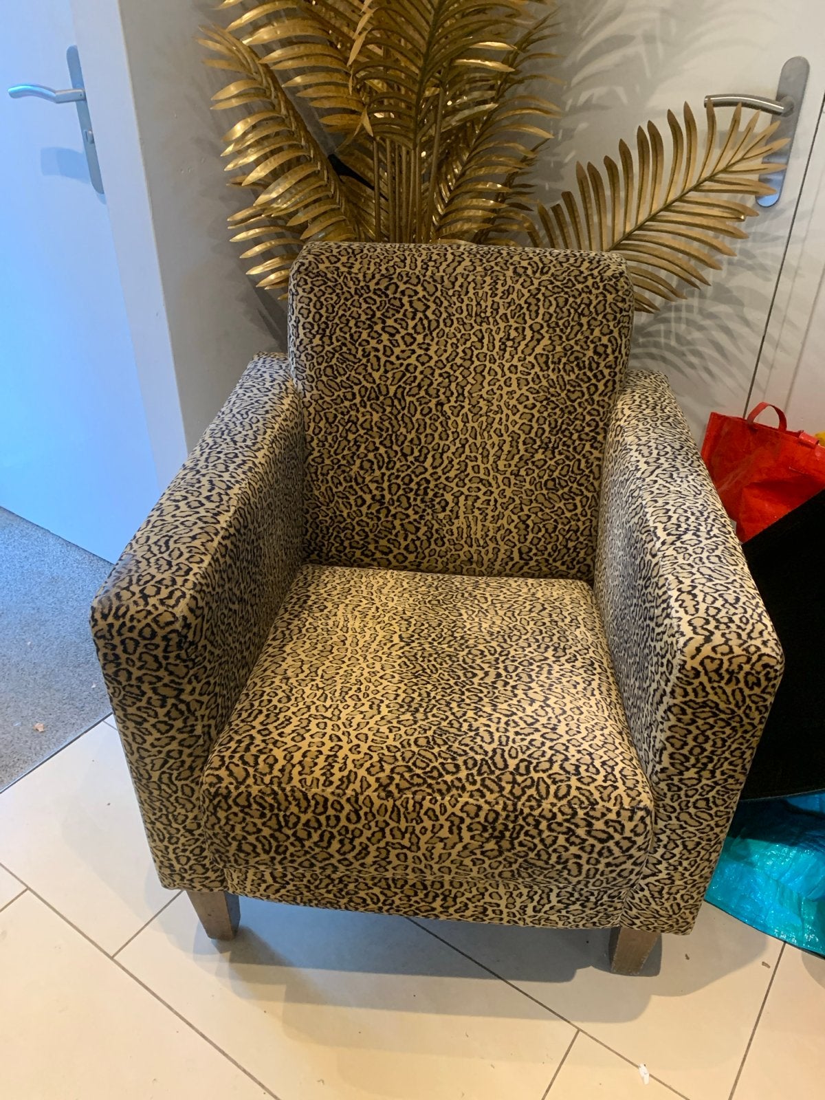 Comfortabele fauteuil met luipaardprint, Huis en Inrichting, Fauteuils, Ophalen of Verzenden, Gebruikt, Stof, 75 tot 100 cm