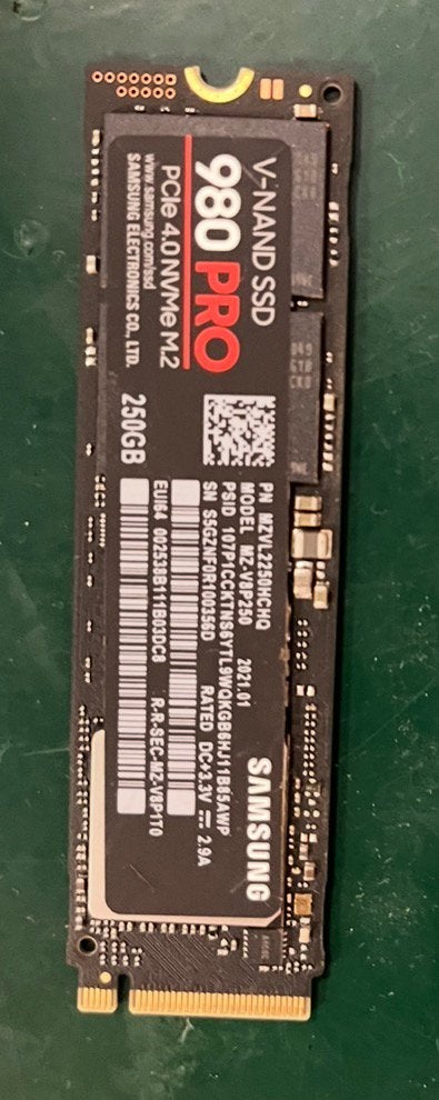 Samsung 980 PRO 250GB NVMe M.2 PCIe 4.0 SSD, Computers en Software, Harde schijven, Intern, Gebruikt, SSD, Ophalen of Verzenden