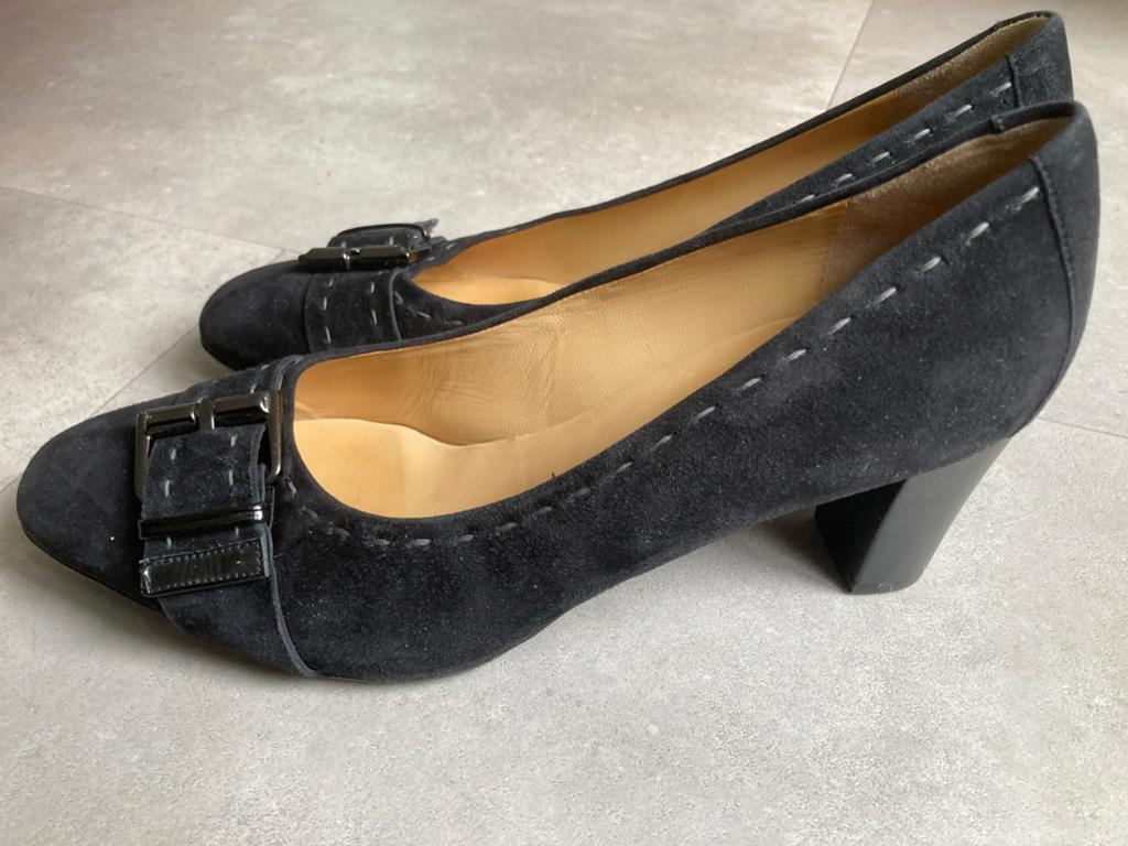Peter Kaiser zwarte suède pumps, maat 40,5 (7), Kleding | Dames, Schoenen, Pumps, Zwart, Ophalen of Verzenden, Zo goed als nieuw
