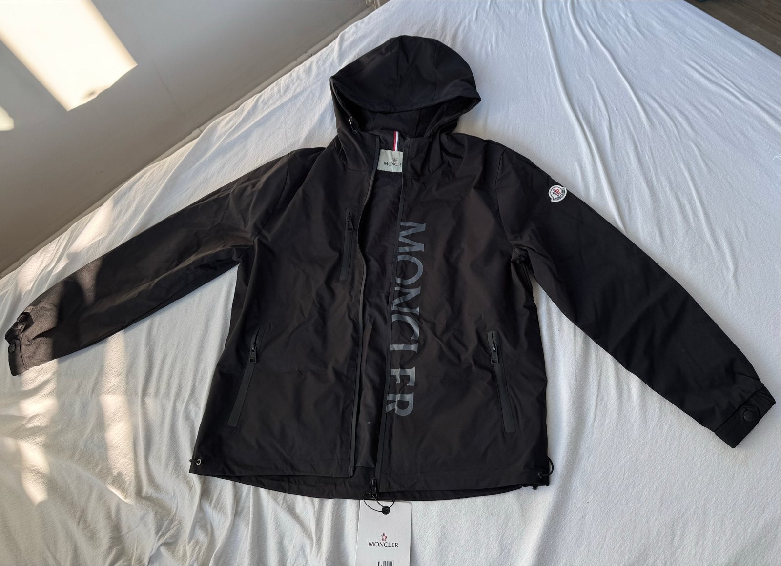 Moncler zomerjas maat L, Kleding | Heren, Jassen | Zomer, Ophalen, Nieuw, Maat 52/54 (L), Zwart