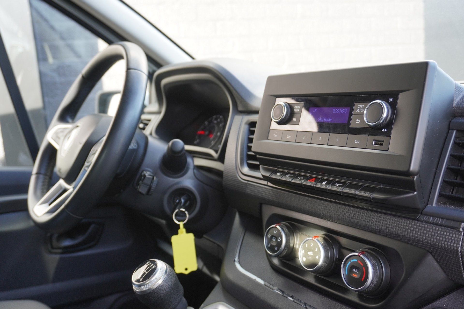 Renault Trafic 2.0 dCi L2 Dubbele Cabine EURO 6 - Airco - Cr, Voorwielaandrijving, Stof, Gebruikt, 4 cilinders