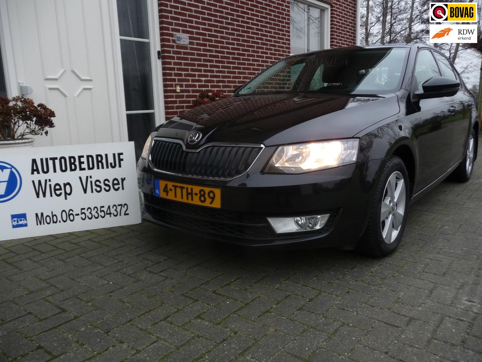 Skoda Octavia 1.2 TSI Greentech Active, Auto's, Voorwielaandrijving, Euro 5, Gebruikt, Zwart