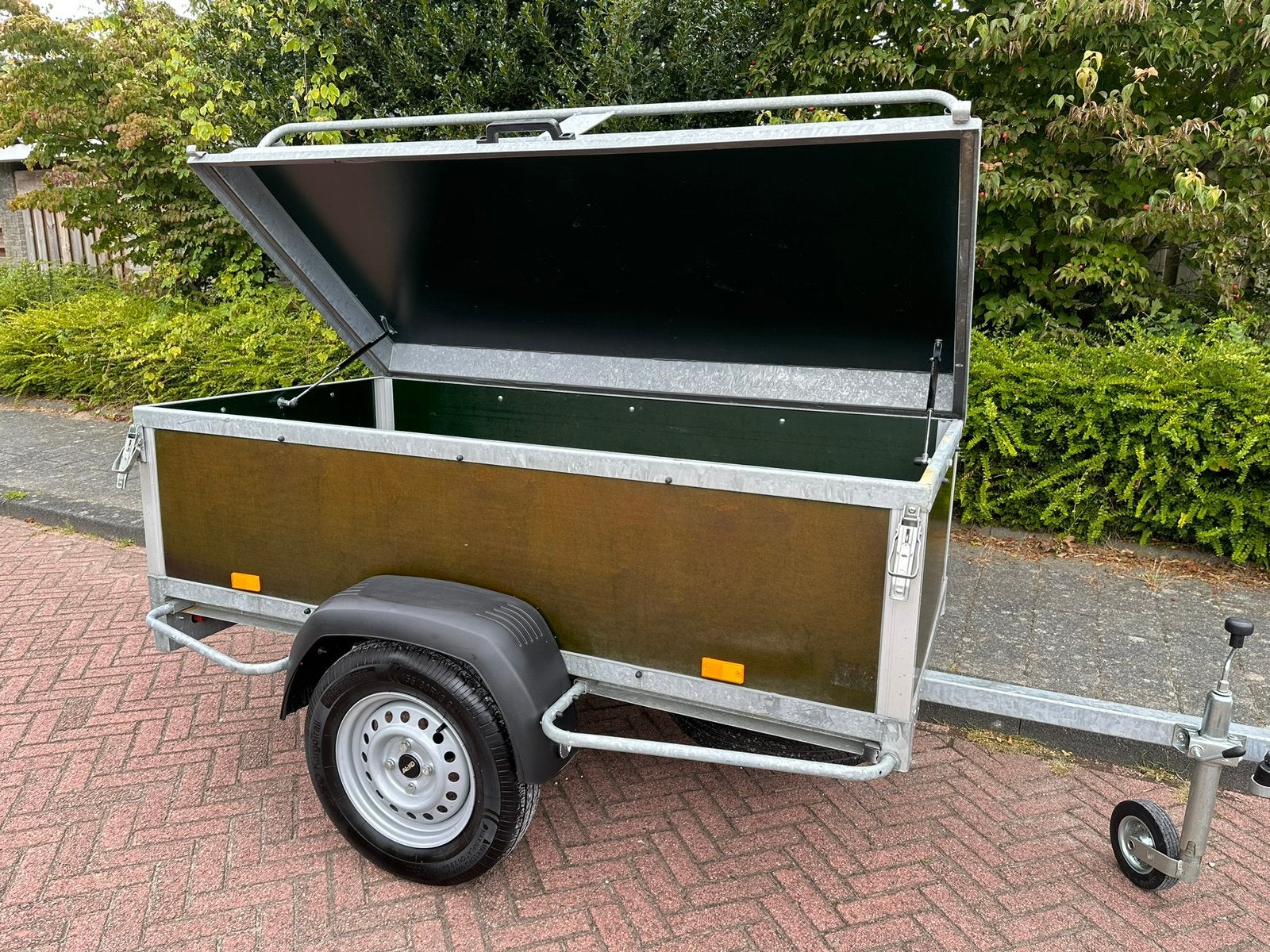 Nette powertrailer bagagewagen!