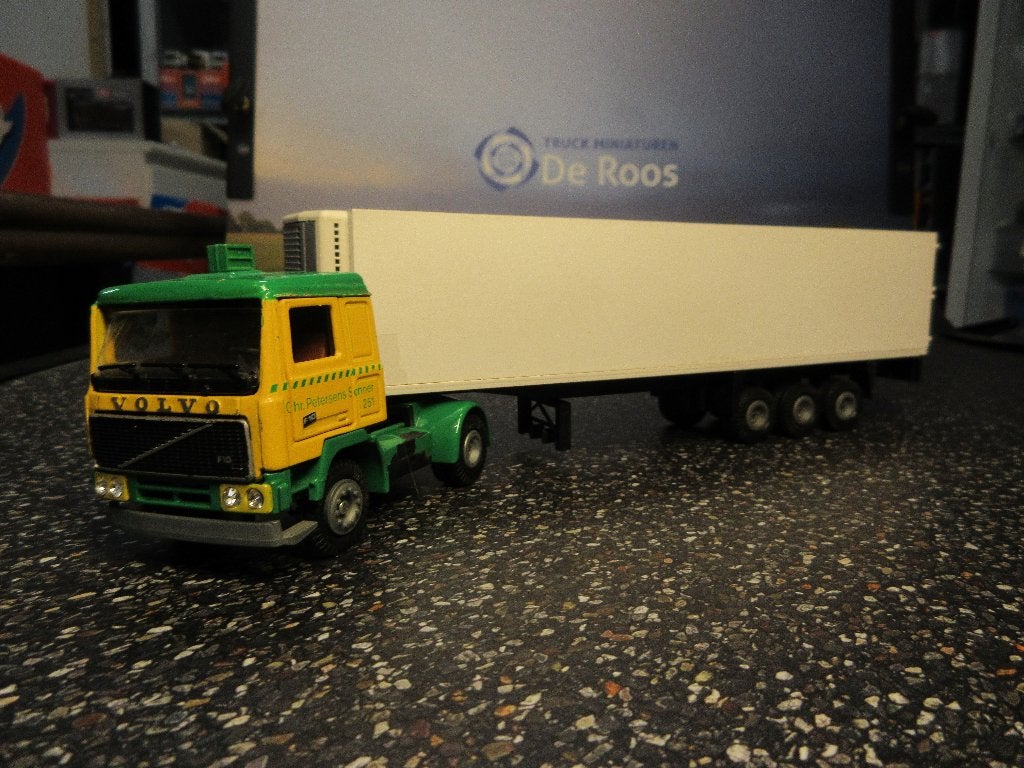 Tekno Volvo F10 Chr. Petersens, Hobby en Vrije tijd, Modelauto's | 1:50, Ophalen of Verzenden, Zo goed als nieuw, Bus of Vrachtwagen
