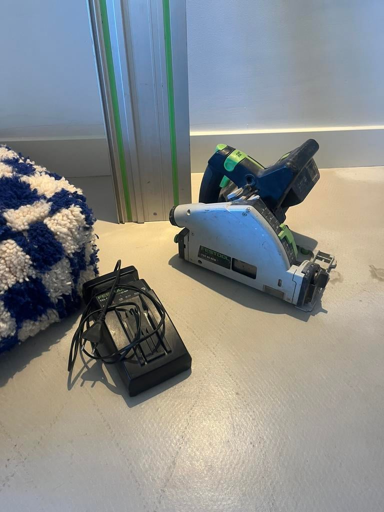 Festool invalzaag, Ophalen
