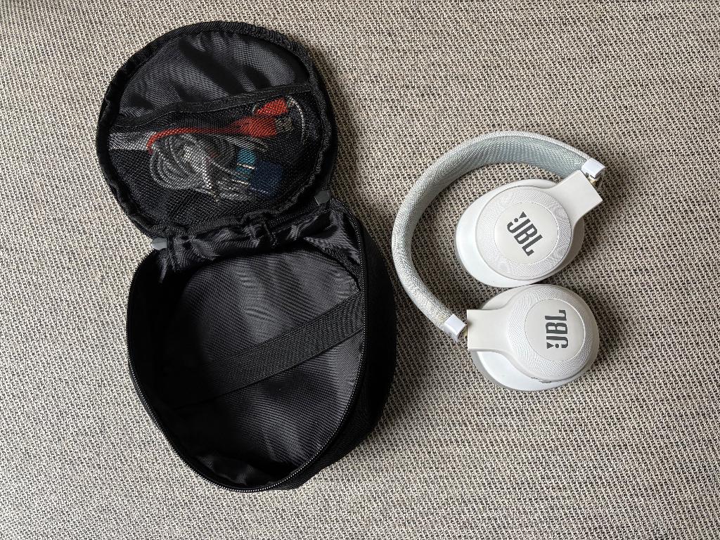 JBL E55BT Bluetooth Koptelefoon incl. draagtas, Op oor (supra aural), Zo goed als nieuw, Draadloos, Ophalen
