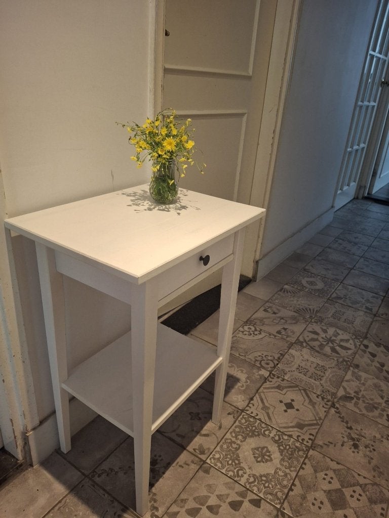 tafeltje nachtkastje hoog model broccante, Huis en Inrichting, Slaapkamer | Nachtkastjes, Ophalen of Verzenden, Zo goed als nieuw
