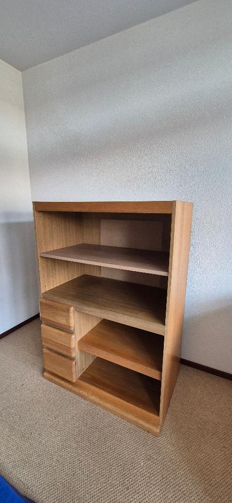 Te koop mooie boekenkast, Ophalen, Met plank(en), 50 tot 100 cm, Zo goed als nieuw
