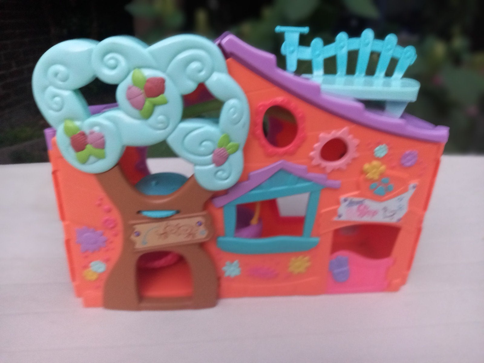 Littlest Pet Shop Speelhuisje - Draagbaar en Opvouwbaar, Ophalen, Zo goed als nieuw, Jongen of Meisje