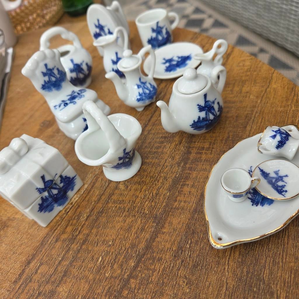 Letterbak Delftsblauwe beeldjes - Miniatuur servies en meer, Antiek en Kunst, Ophalen of Verzenden