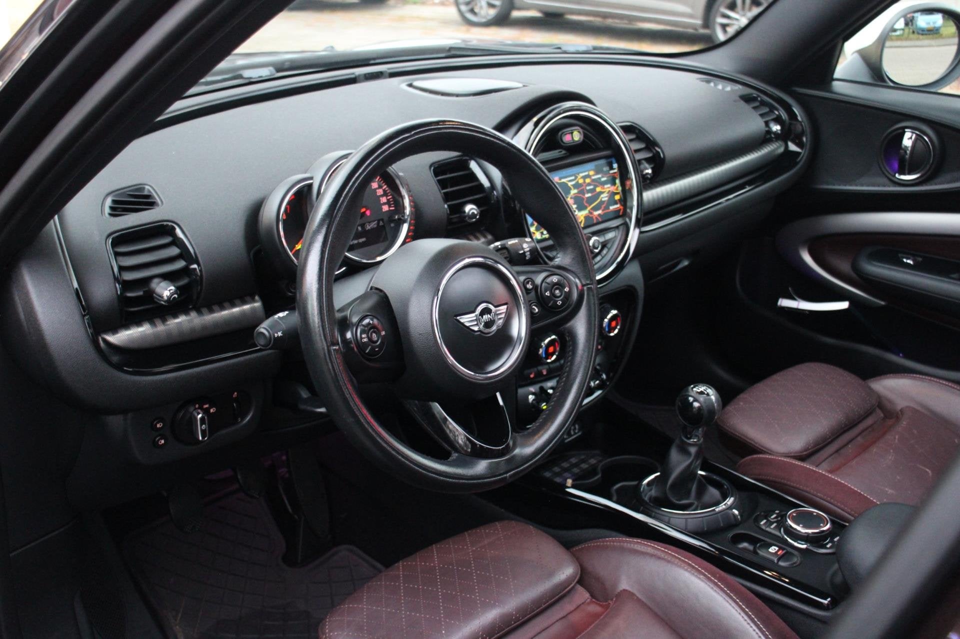 Mini Mini Clubman 1.5 Cooper Chili | PANORAMADAK | LEER | XE, Voorwielaandrijving, 136 pk, Gebruikt, Automatische klimaatregeling