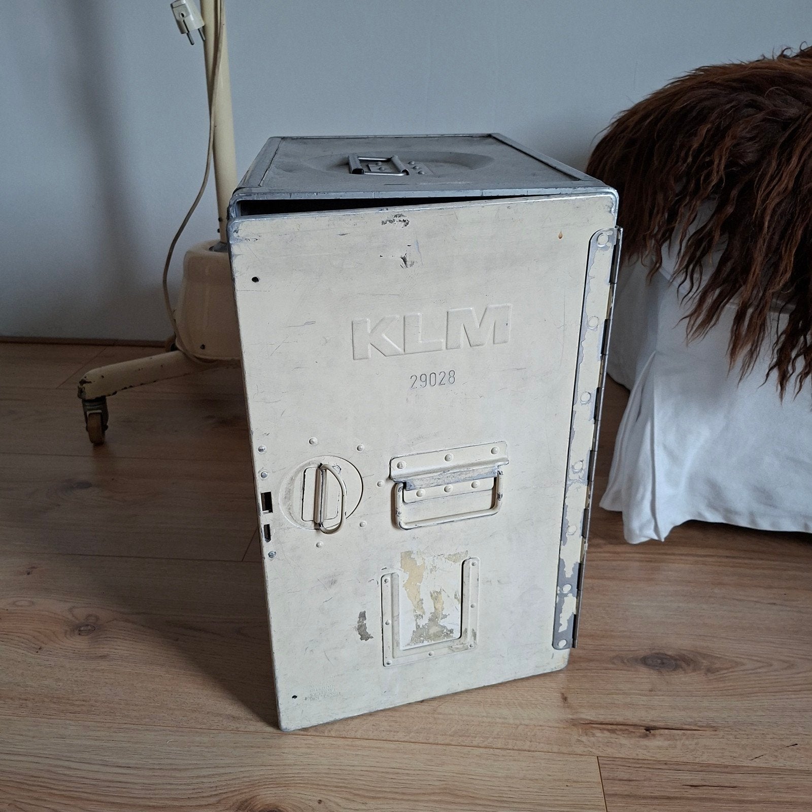 KLM cateringkrat 80/90's origineel., Ophalen, Minder dan 50 cm, Gebruikt, Minder dan 50 cm