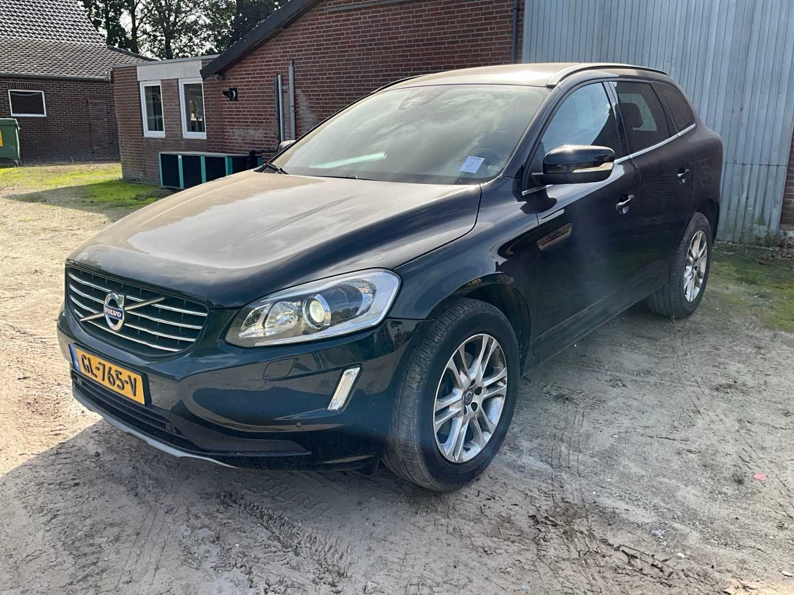 2015 Volvo XC60 2.0 D4 FWD Oc. Race Personenauto, Auto's, Gebruikt, Euro 6, 4 cilinders, 1634 kg