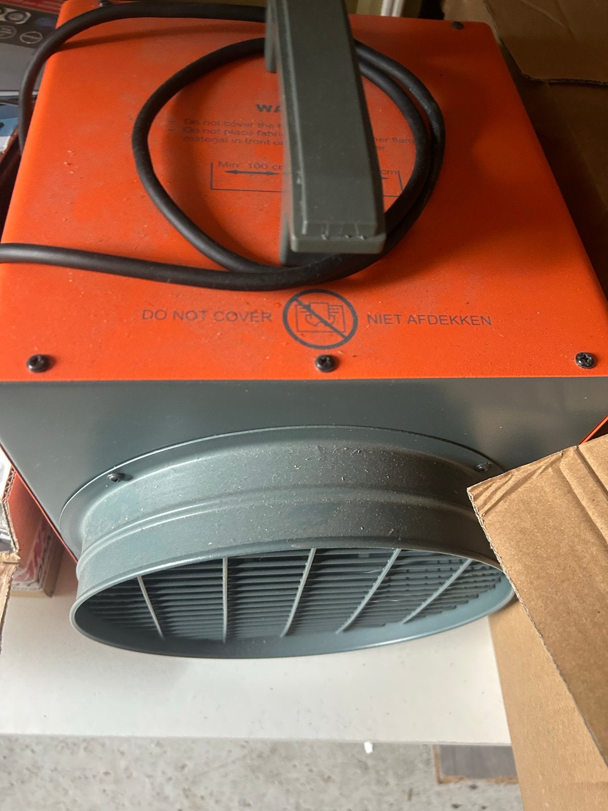 Elektrische kachel/verwarming - Oranje, Gebruikt, Tafel- of Grondventilator, Verwarmen, Minder dan 60 m³