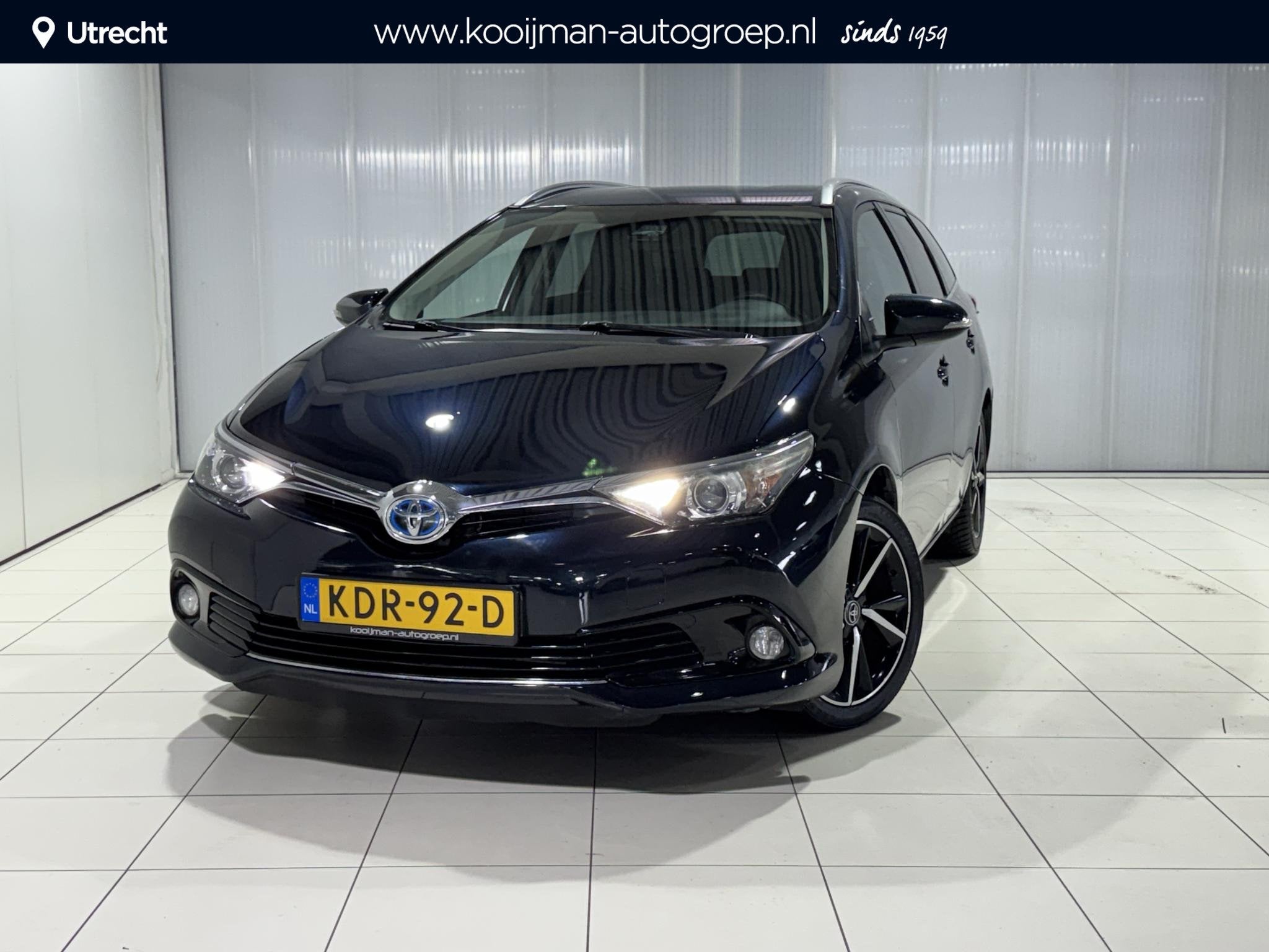 Toyota Auris 1.8 Hybrid Dynamic | All season banden met 17'', Auto's, Gebruikt, Euro 6, Blauw, Hybride Elektrisch/Benzine