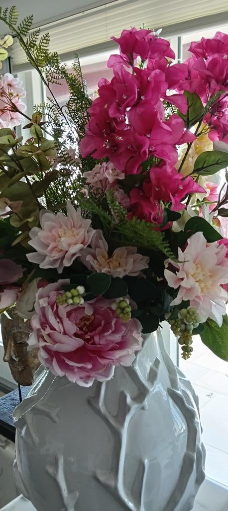 Grote vaas met kunstbloemen - Roze en wit, Ophalen, Overige kleuren, Aardewerk of Porselein, Zo goed als nieuw
