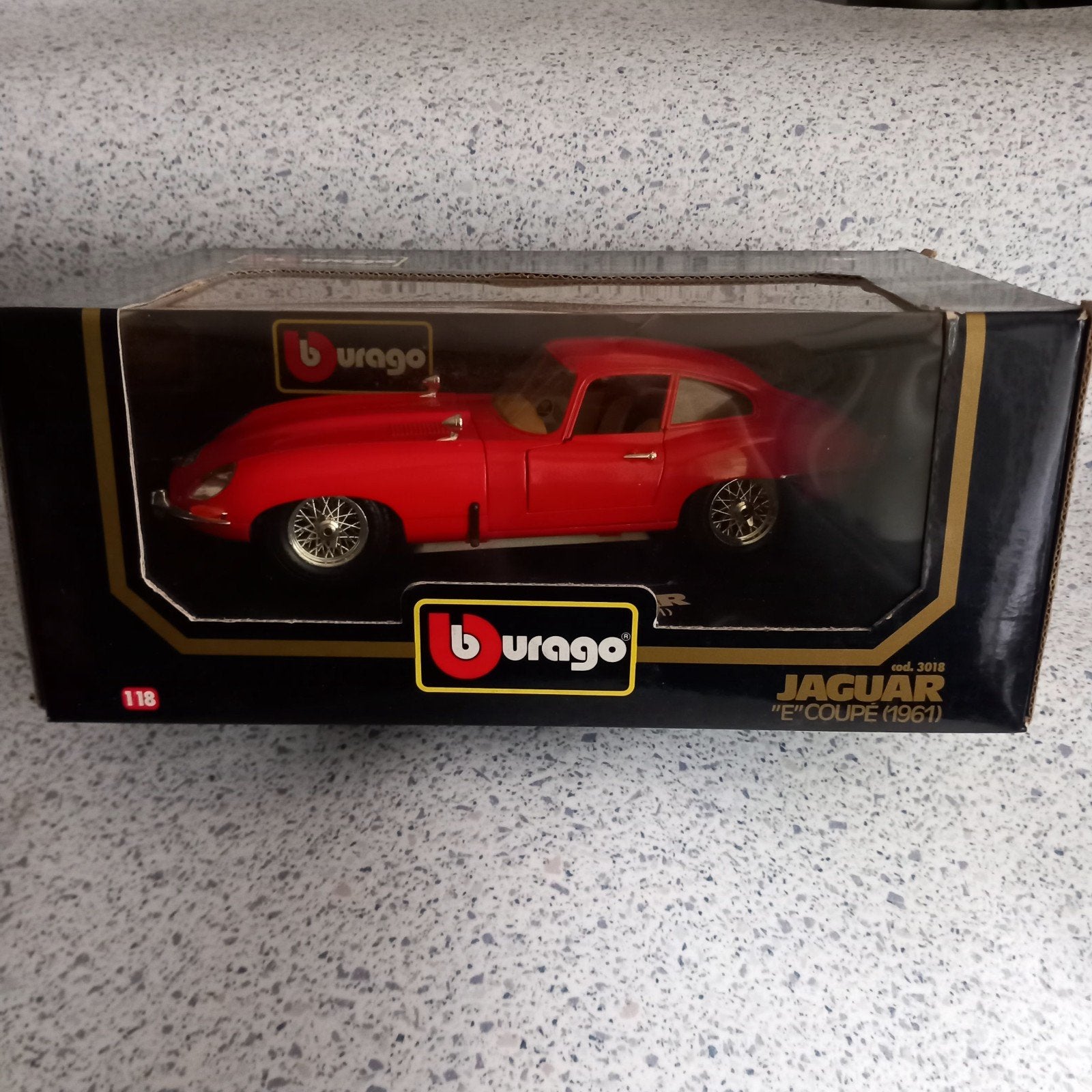 Jaguar E-type coupe Bburago rood, Ophalen of Verzenden, Nieuw, Bburago