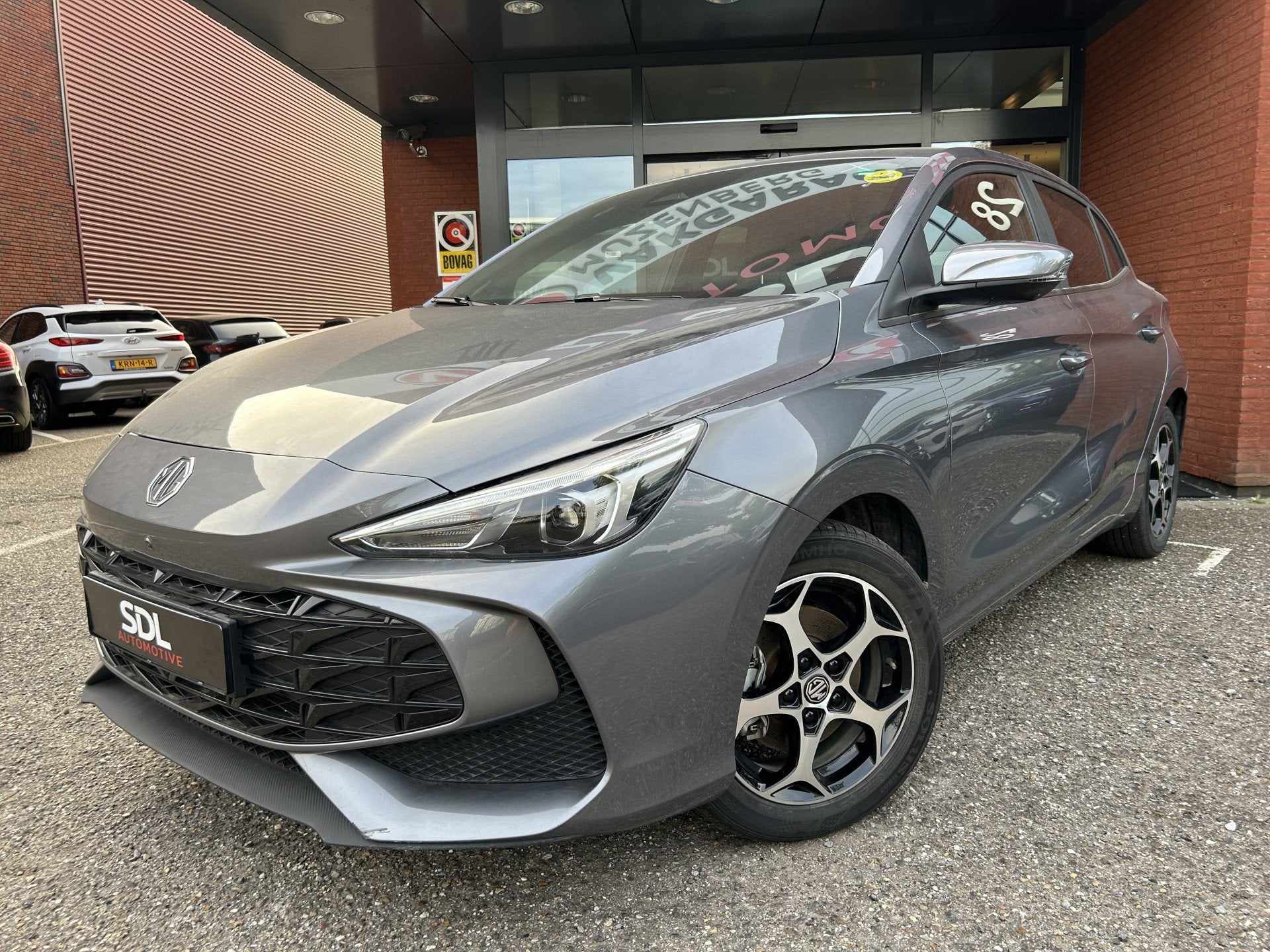 MG 3 1.5 Hybrid+ Luxury // FULL LED // NAVI + CARPLAY // 360, Auto's, 4 cilinders, Leder en Stof, 23 km/l, Origineel Nederlands