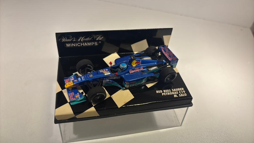 F1 red bull c19 m.salo minichamps 1.43