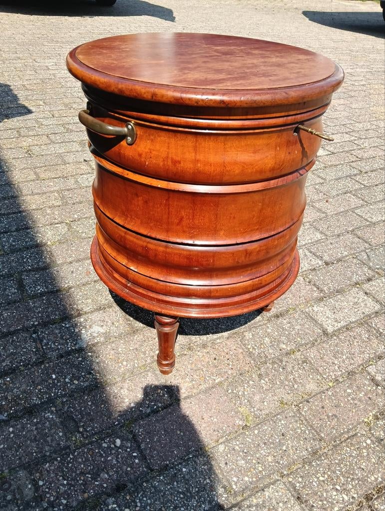 Antieke houten wijnkoeler / bijzettafel, Ophalen