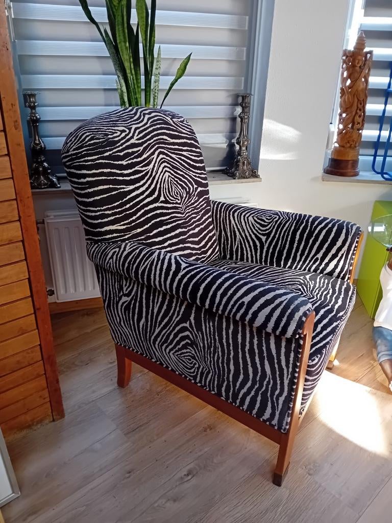 Vintage zebra fauteuil geïnspireerd op de Amsterdamse School, Antiek en Kunst, Antiek | Meubels | Stoelen en Banken, Ophalen