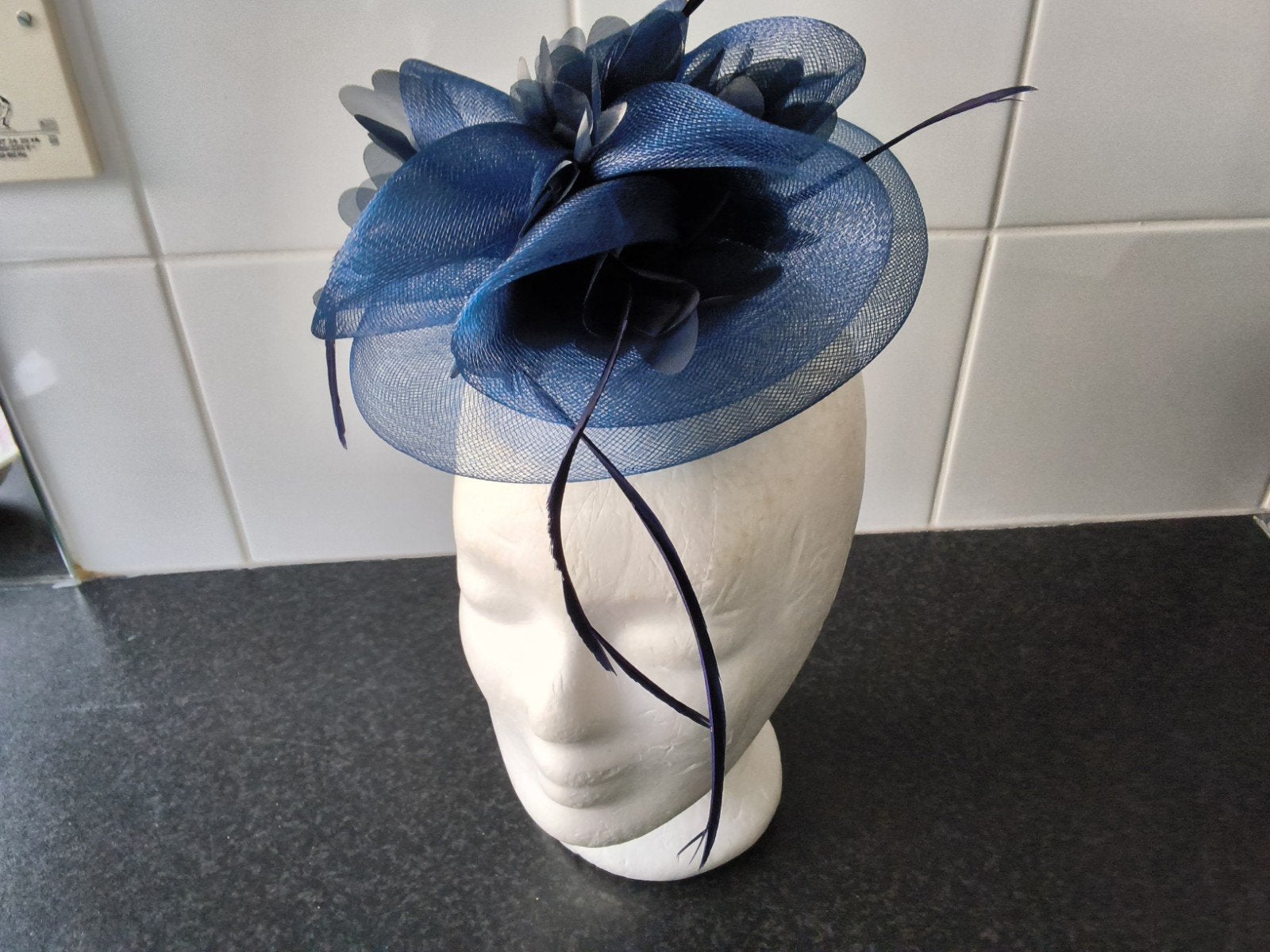 donkerblauwe disc fascinator, Ophalen of Verzenden, Zo goed als nieuw, One size fits all