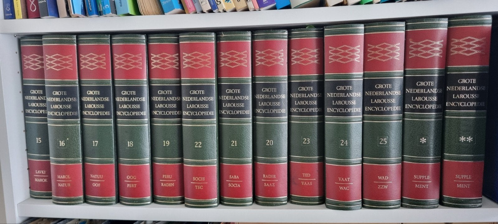 Grote Nederlandse Larousse Encyclopedie (Complete Serie), Boeken, Encyclopedieën, Ophalen, Complete serie, Zo goed als nieuw, Algemeen