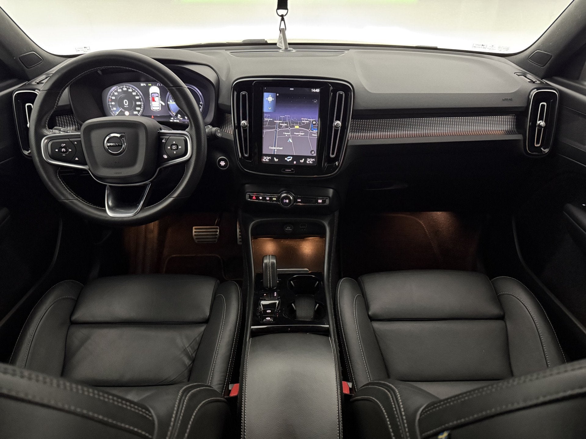 Foto 2 van Volvo XC40 1.5 T5 Recharge R-Design | 360 | Virtual | Carp
