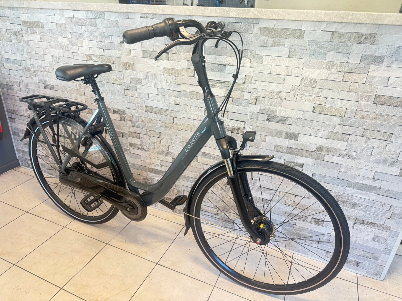 NIEUWSTAAT-Gazelle Oranje Damesfiets D57cm. V7. 1jaar oud., Ophalen, Versnellingen, 56 cm of meer, Zo goed als nieuw