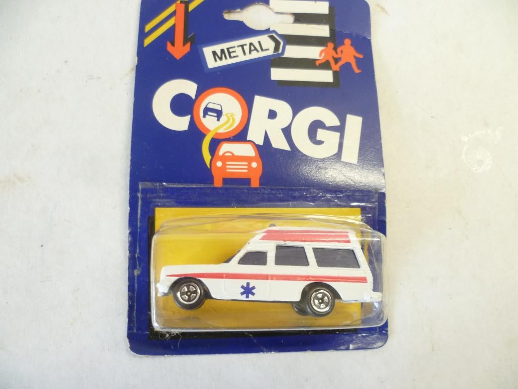 Corgi 53250 1986 Mercedes Benz 2200 Binz Ambulance auto, Ophalen of Verzenden, Nieuw, Auto