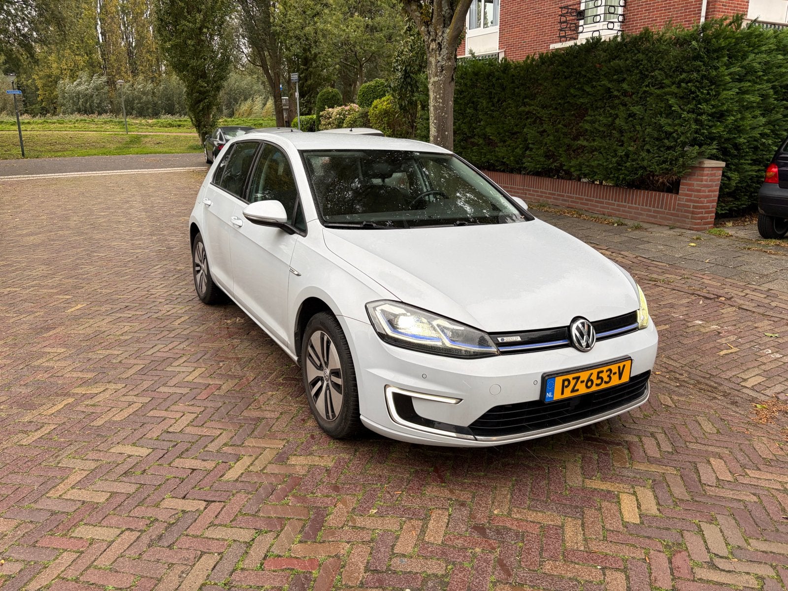 Volkswagen Golf E-golf Elektromotor 136pk 5D Aut. 2017 Wit, 136 pk, 35 kWh, Wit, Elektrisch