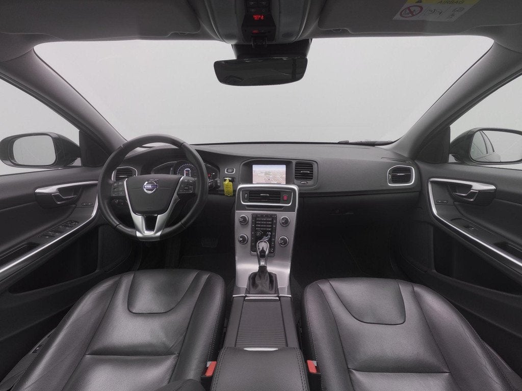 Volvo V60 2.0 T5 245 PK Polar+ Xenon | Schuifkanteldak | Led, 15 km/l, Gebruikt, 4 cilinders, 1546 kg