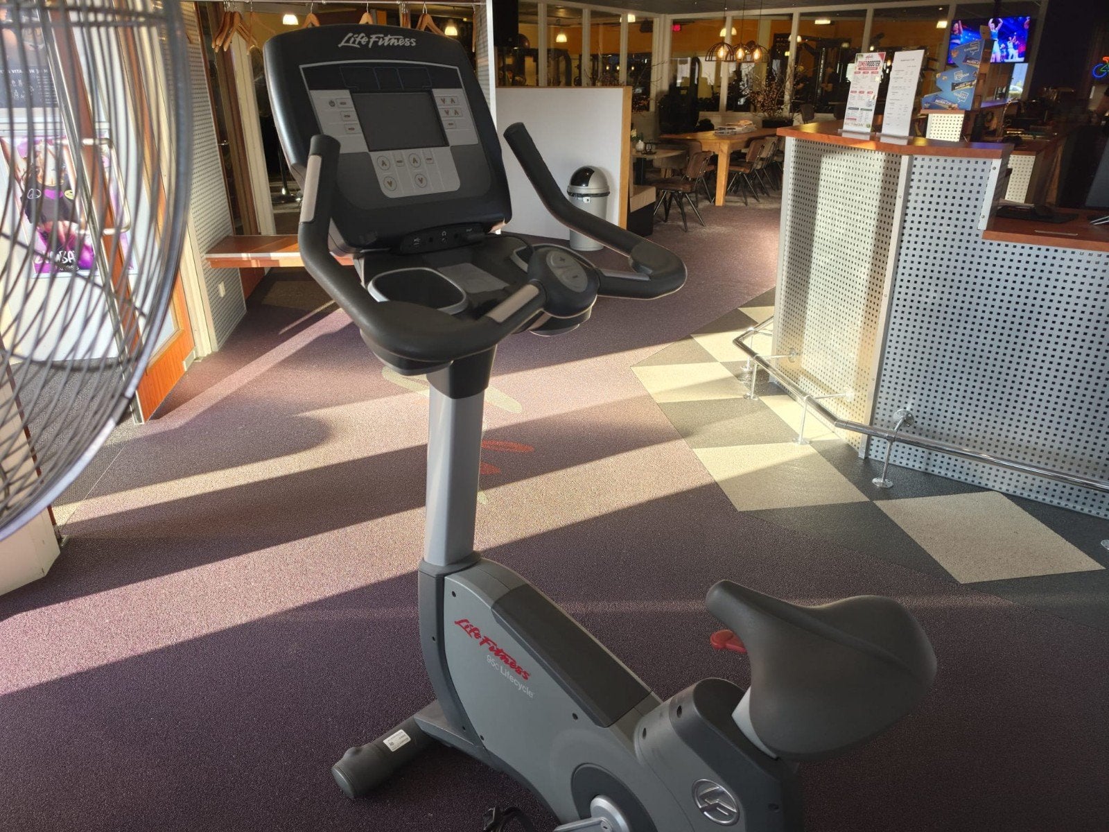 Life Fitness 95c Lifecycle Hometrainer, Sport en Fitness, Fitnessapparatuur, Zo goed als nieuw, Hometrainer, Kunststof, Ophalen