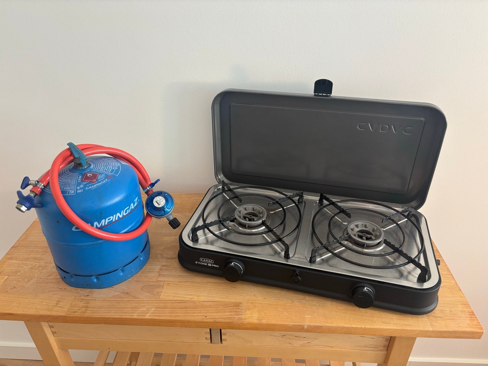 Cadac 2 Cook 2 Pro met aansluitingsslang en lege gasfles, Caravans en Kamperen, Kampeeraccessoires, Ophalen of Verzenden, Zo goed als nieuw