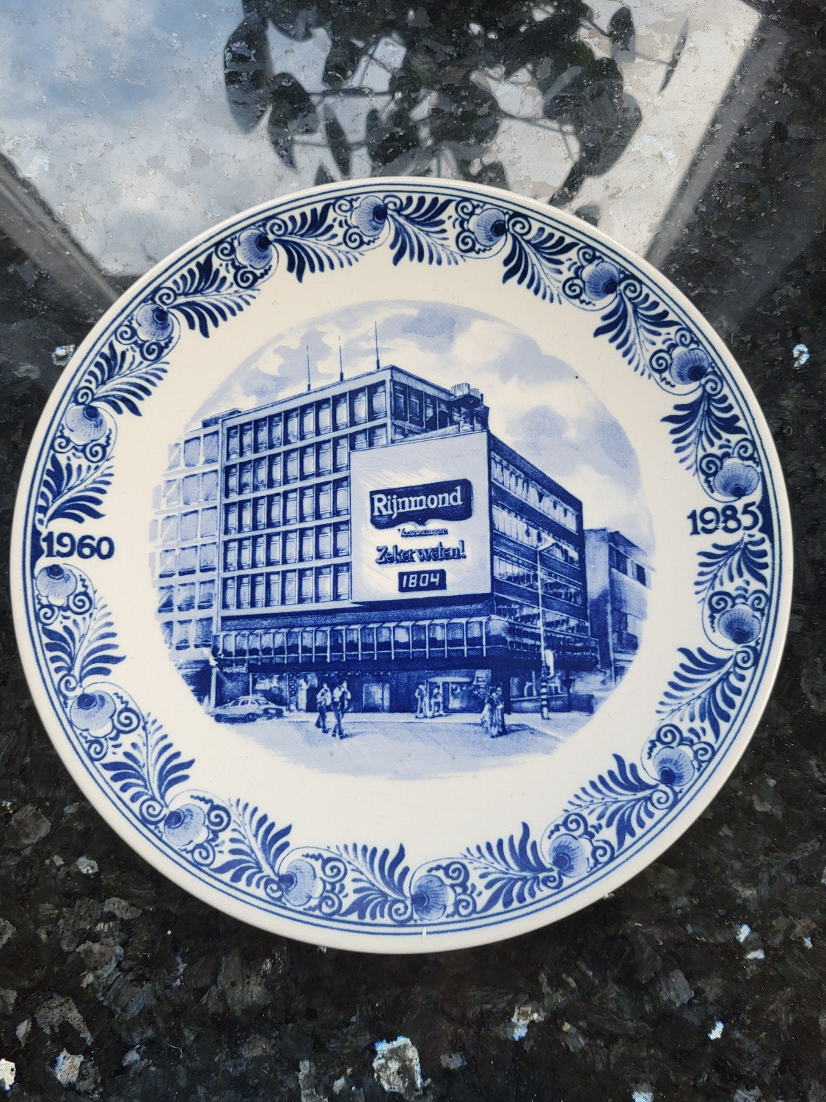 Delfts Blauw Regina wandbord Rijmond Zeker Wel, Antiek en Kunst, Ophalen of Verzenden