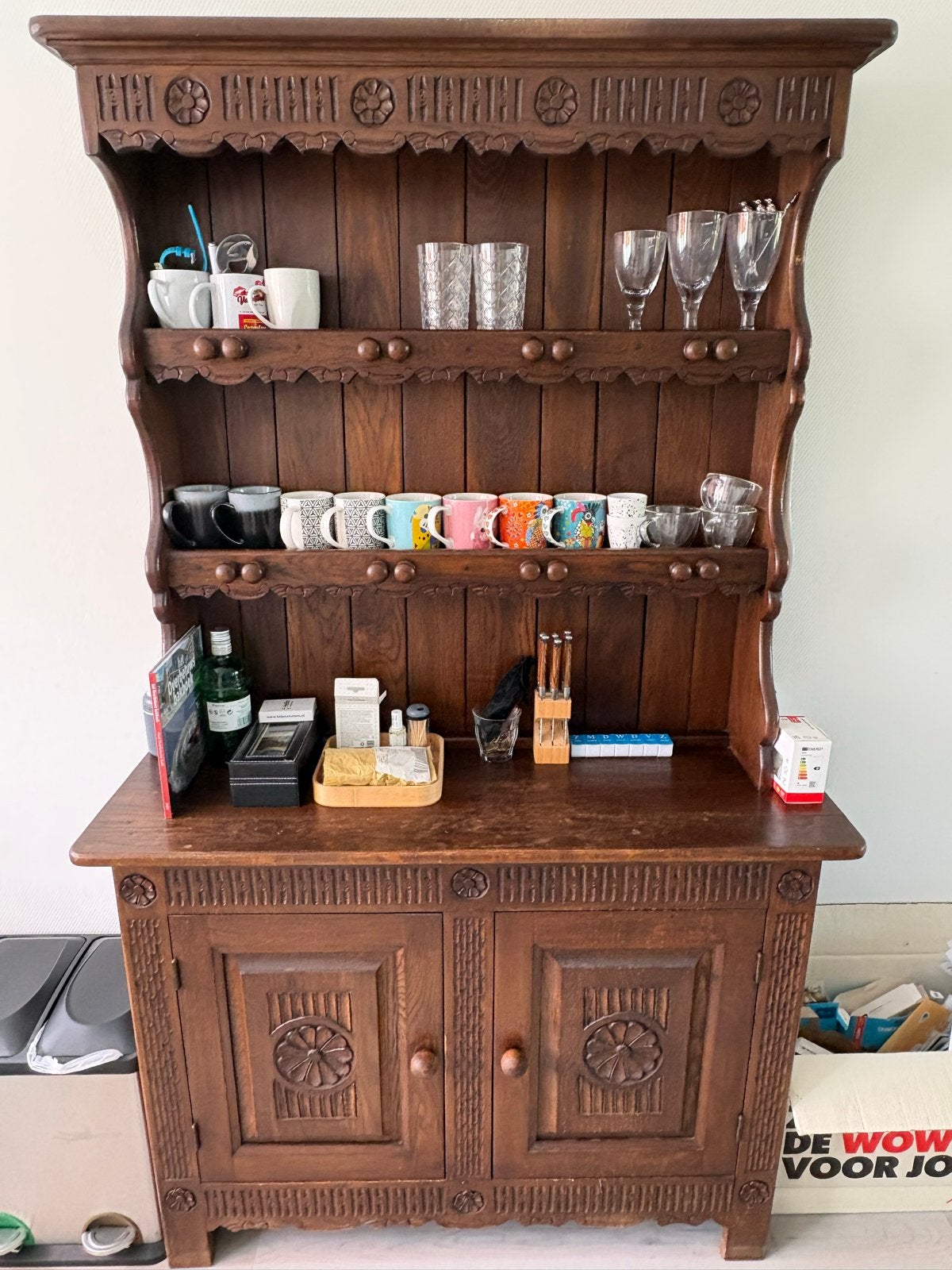 Antieke houten dressoir/buffetkast met snijwerk, Ophalen