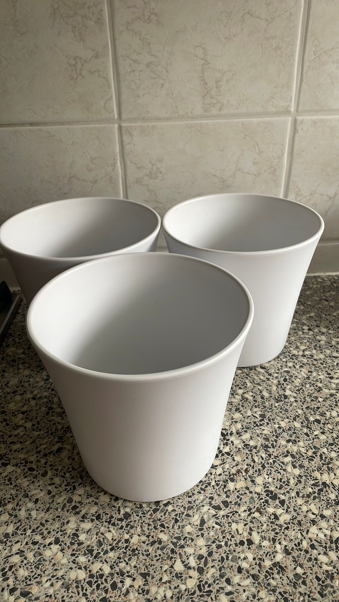 3 bloempotten nieuw per stuk, Ophalen, Rond, Zo goed als nieuw, Aardewerk