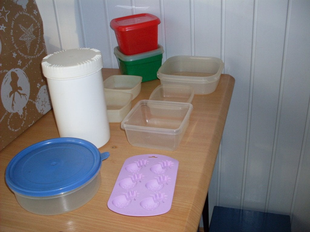 doos met 10delig keukenbenodigheden, Ophalen, Kunststof, Pot, Bus of Blik, Zo goed als nieuw