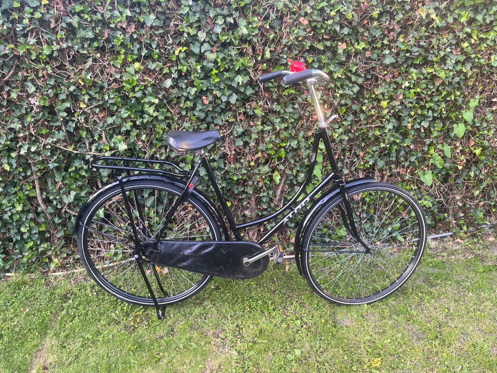 Te koop oerdegelijk aldo omafiets 28 inch in goede staat, Ophalen, Zo goed als nieuw