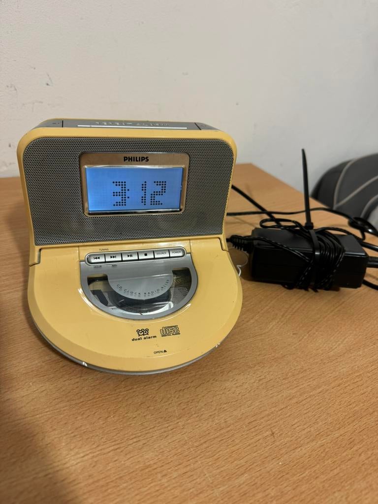 Wekkerradio CD Speler Philips AJ130 met AUX + Adapter, Ophalen of Verzenden