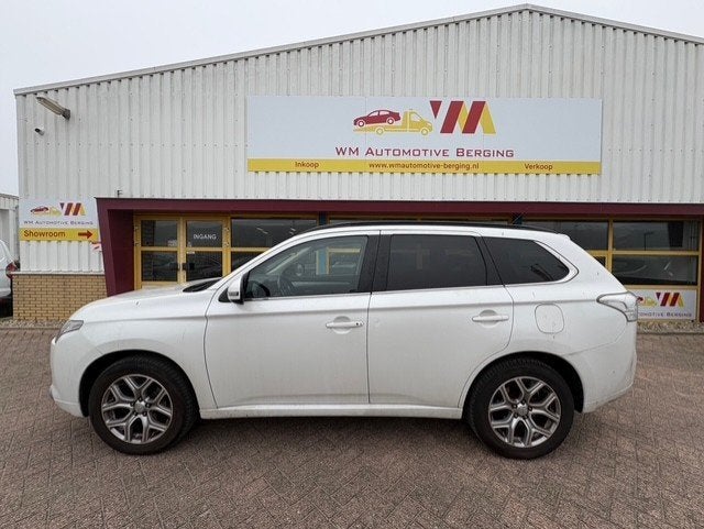 Mitsubishi Outlander 2.0 PHEV instyle+ APK T/M 4-3-2027, Auto's, Mitsubishi, Stof, Zwart, 4 cilinders, Wit